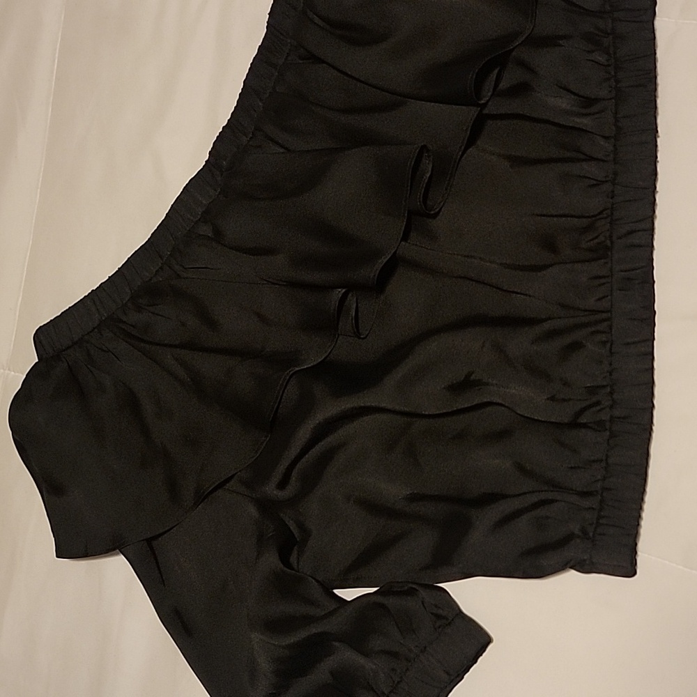 Chic Black Off-Shoulder Top - Picture 3 of 3